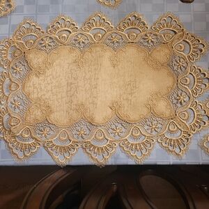Elegant Gold Lace Table Runner, Placemats And 10 In Round Lot